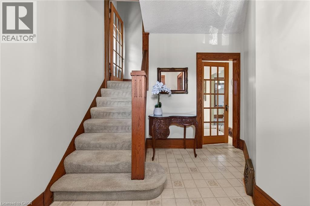 257 QUEENSDALE Avenue E, Hamilton, Ontario, L9A1L3 — Photo 6