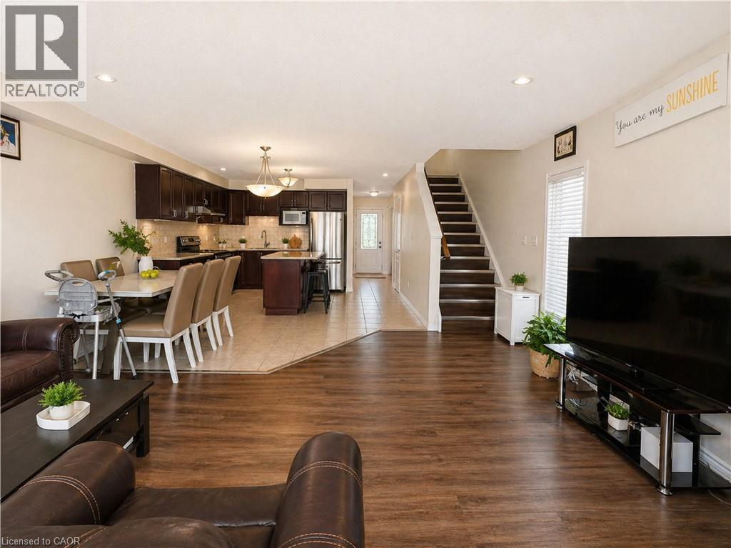 1364 COUNTRYSTONE Drive, Kitchener, Ontario, N2N3R8 — Photo 2