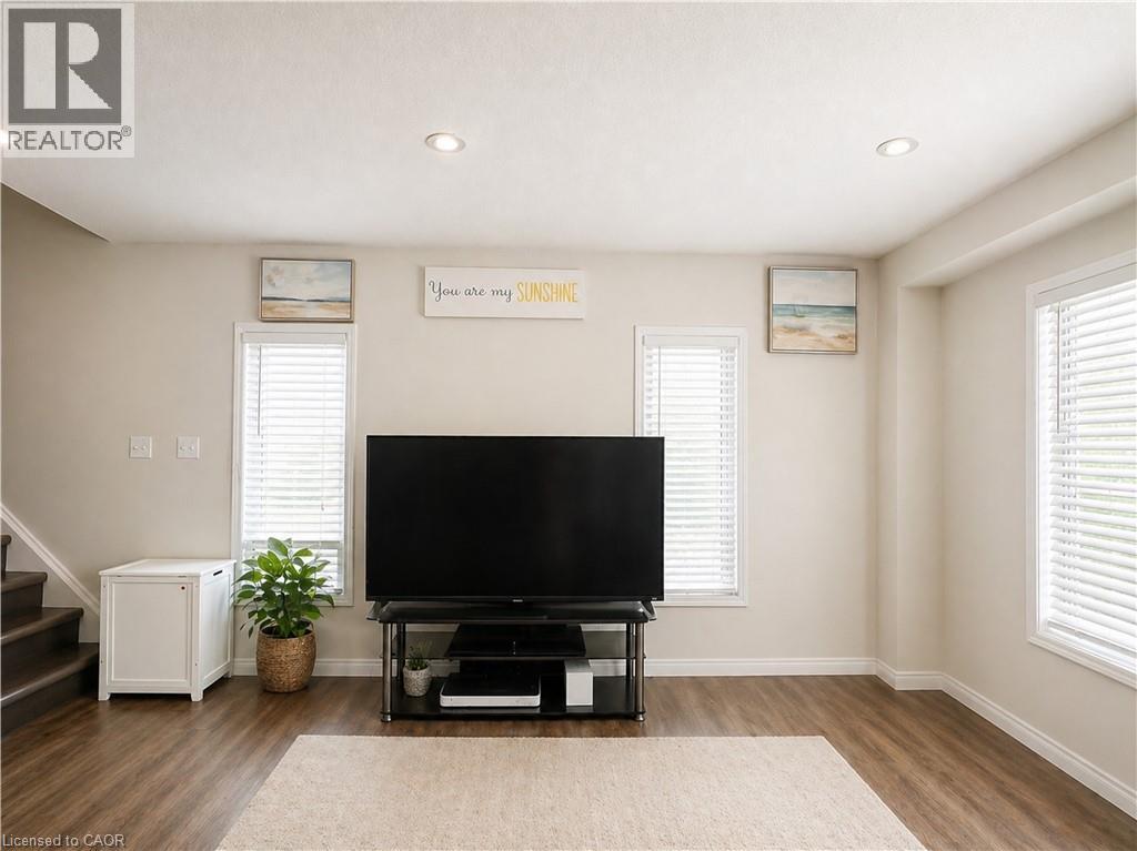 1364 COUNTRYSTONE Drive, Kitchener, Ontario, N2N3R8 — Photo 4