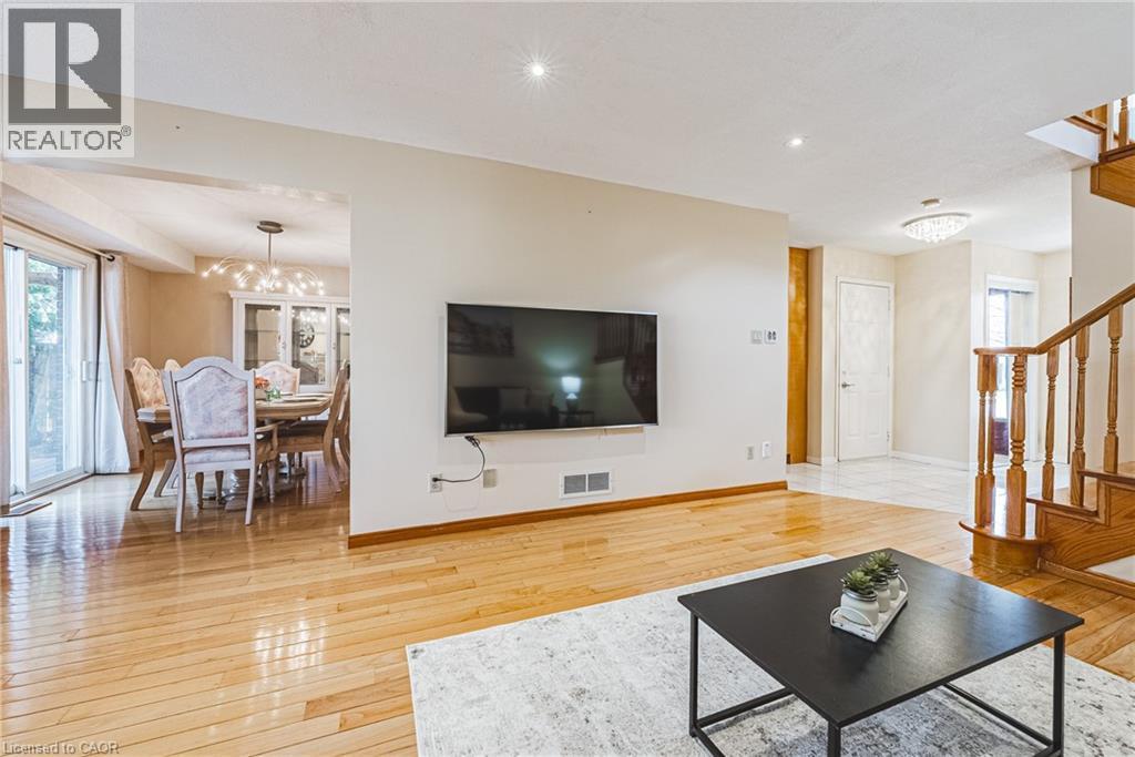 110 HIGHBURY Drive, Stoney Creek, Ontario, L8J3P4 — Photo 10