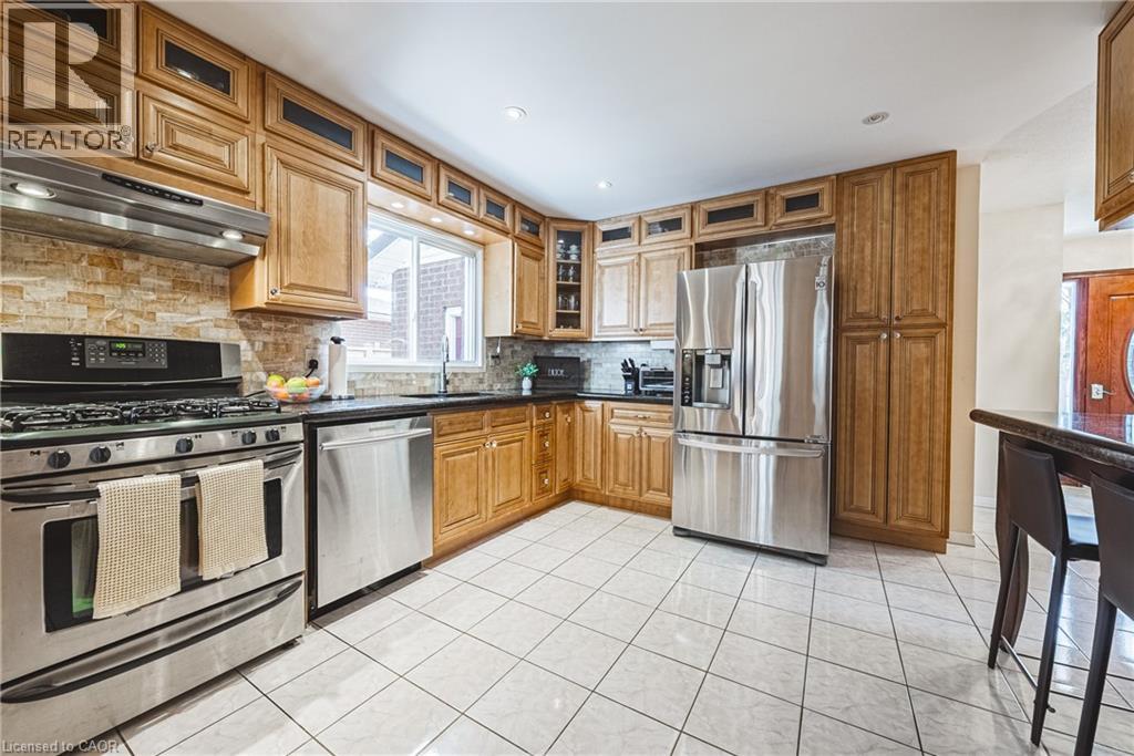 110 HIGHBURY Drive, Stoney Creek, Ontario, L8J3P4 — Photo 14