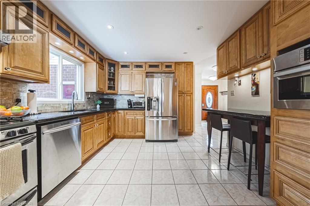 110 HIGHBURY Drive, Stoney Creek, Ontario, L8J3P4 — Photo 17