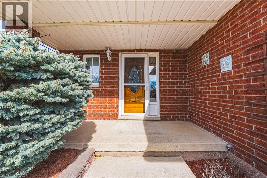110 HIGHBURY Drive, Stoney Creek, Ontario, L8J3P4 — Photo 4