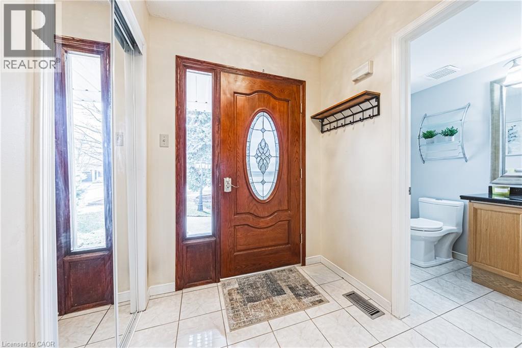 110 HIGHBURY Drive, Stoney Creek, Ontario, L8J3P4 — Photo 5