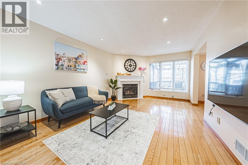 110 HIGHBURY Drive, Stoney Creek, Ontario, L8J3P4 — Photo 7