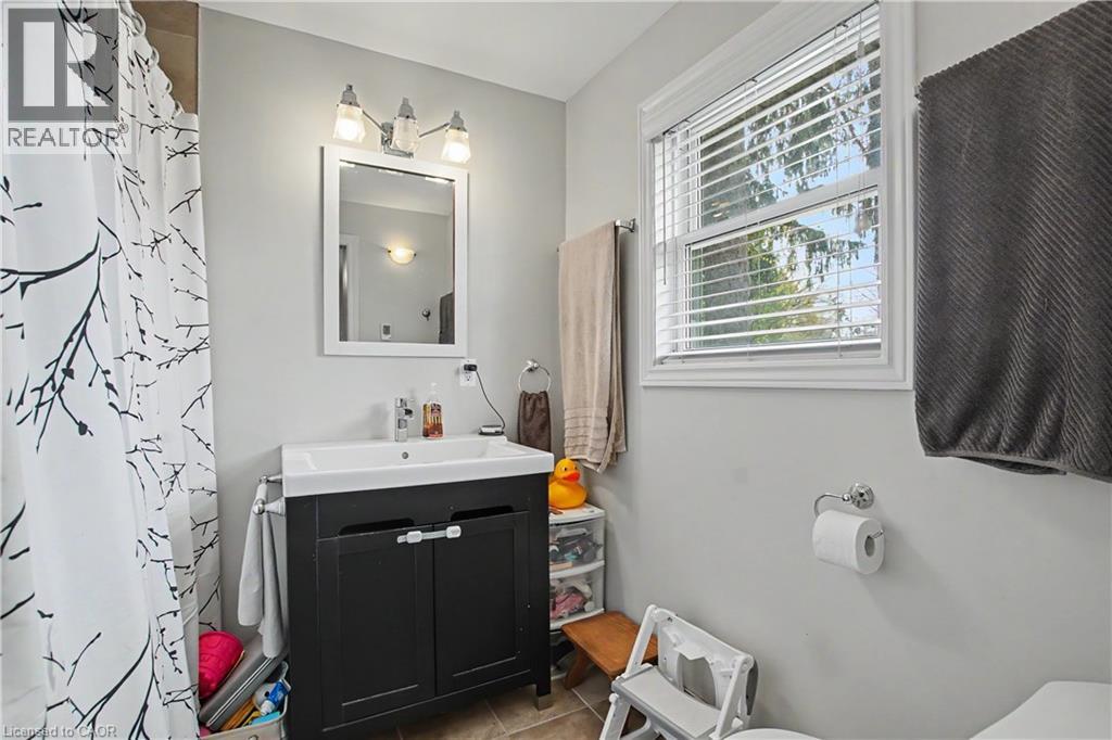 241 GUELPH Avenue, Cambridge, Ontario, N3C1A9 — Photo 16