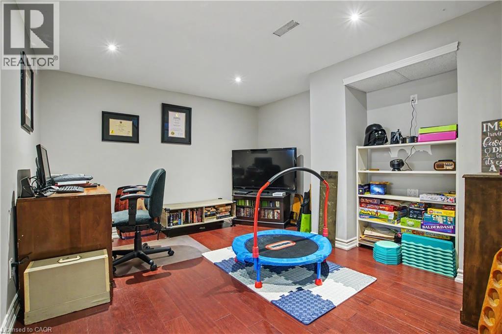 241 GUELPH Avenue, Cambridge, Ontario, N3C1A9 — Photo 17