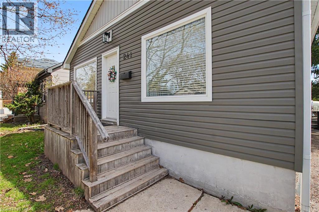 241 GUELPH Avenue, Cambridge, Ontario, N3C1A9 — Photo 4