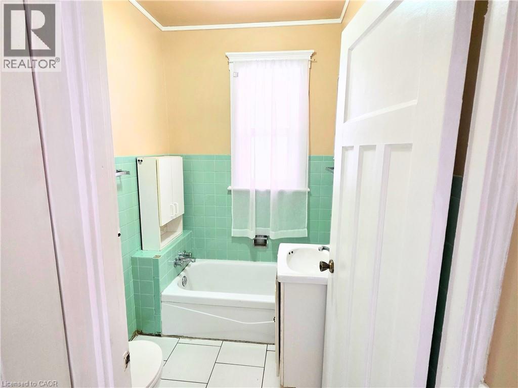 214 FAIRFIELD Avenue, Hamilton, Ontario, L8H5H6 — Photo 7