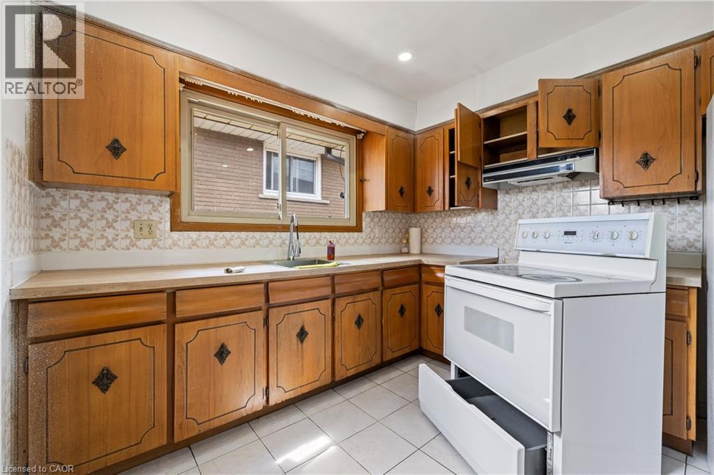 481-( UPPER LEVEL) LIMERIDGE Court, Hamilton, Ontario, L9C2V8 — Photo 8
