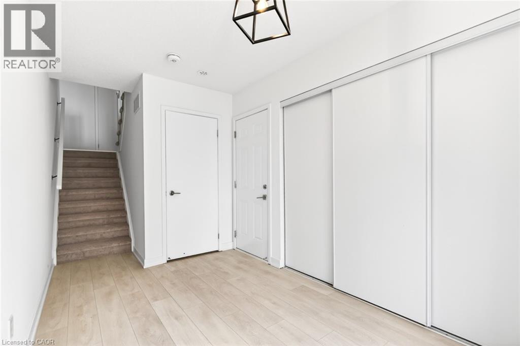 1121 COOKE Boulevard Unit# 32, Burlington, Ontario, L7T0C3 — Photo 6