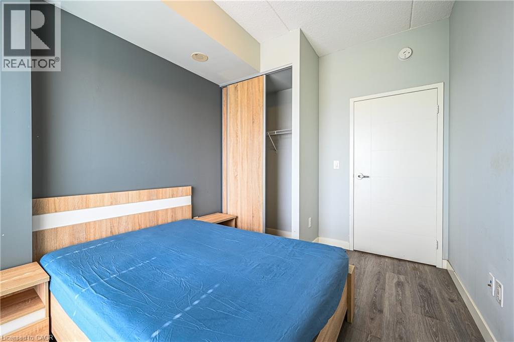 318 SPRUCE Street Unit# 1009, Waterloo, Ontario, N2L3M7 — Photo 9