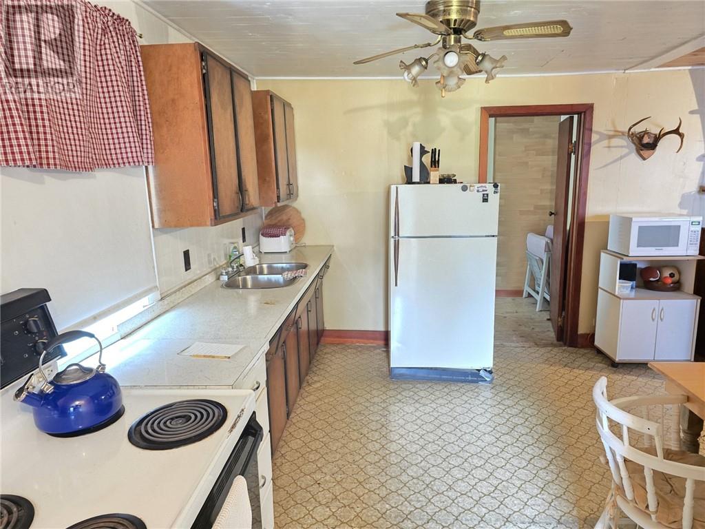 916 Campbell Rd, Evansville, Ontario, P0P1E0 — Photo 6