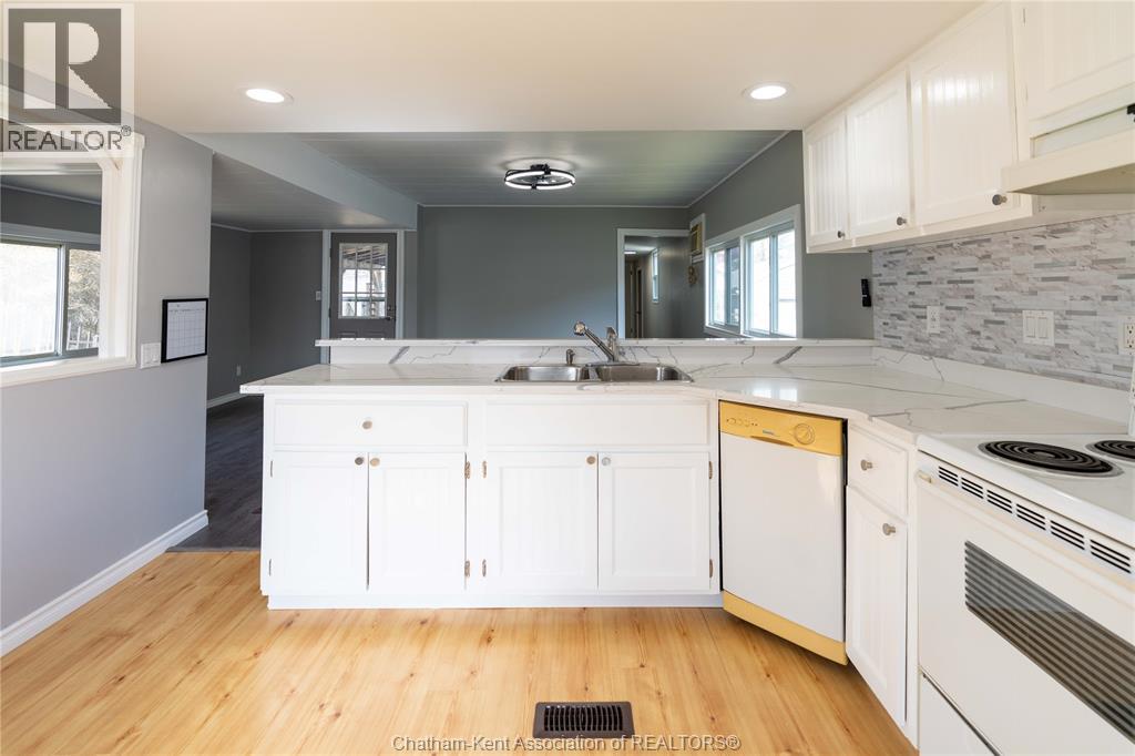 6 Maple DRIVE, McGregor, Ontario, N0R1J0 — Photo 4