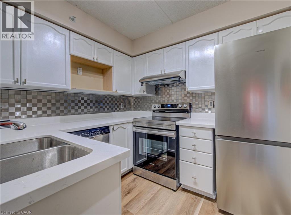 1490 BISHOPS Gate Unit# 106, Oakville, Ontario, L6M4N3 — Photo 10
