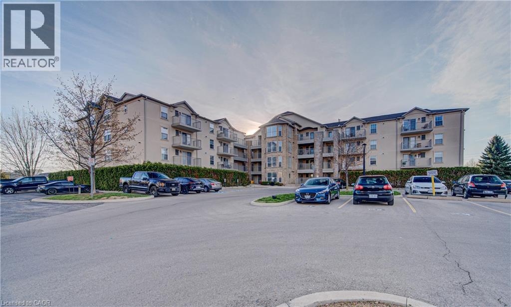 1490 BISHOPS Gate Unit# 106, Oakville, Ontario, L6M4N3 — Photo 2