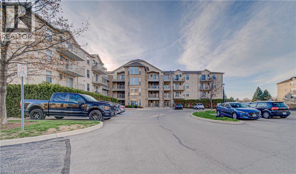 1490 BISHOPS Gate Unit# 106, Oakville, Ontario, L6M4N3 — Photo 3
