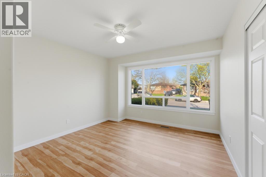 21 CRANE Court, Hamilton, Ontario, L9A3Z1 — Photo 12