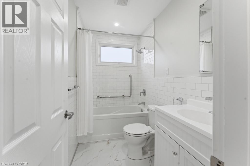 21 CRANE Court, Hamilton, Ontario, L9A3Z1 — Photo 14