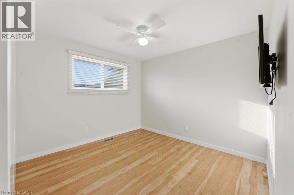 21 CRANE Court, Hamilton, Ontario, L9A3Z1 — Photo 16