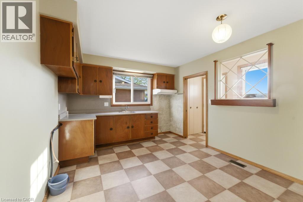 21 CRANE Court, Hamilton, Ontario, L9A3Z1 — Photo 19