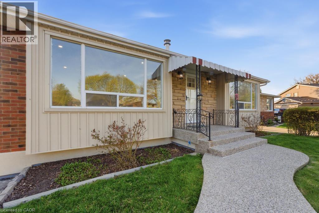 21 CRANE Court, Hamilton, Ontario, L9A3Z1 — Photo 2