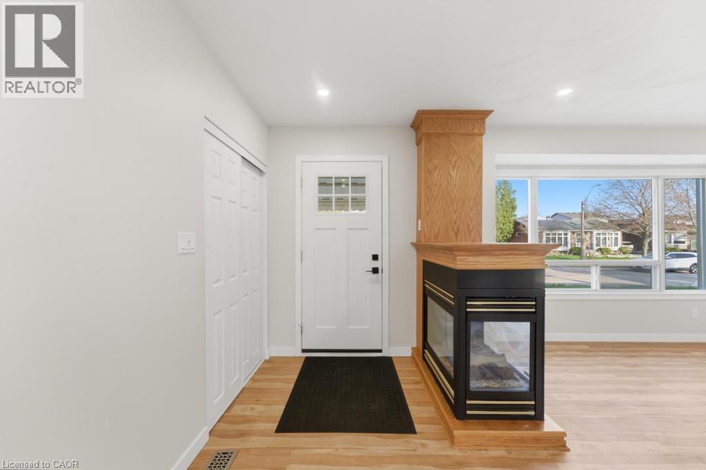 21 CRANE Court, Hamilton, Ontario, L9A3Z1 — Photo 6