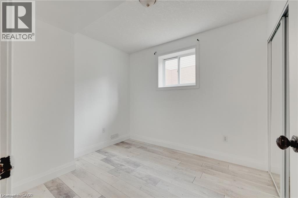347 KEEWATIN Avenue Unit# Lower, Kitchener, Ontario, N2B3W2 — Photo 4