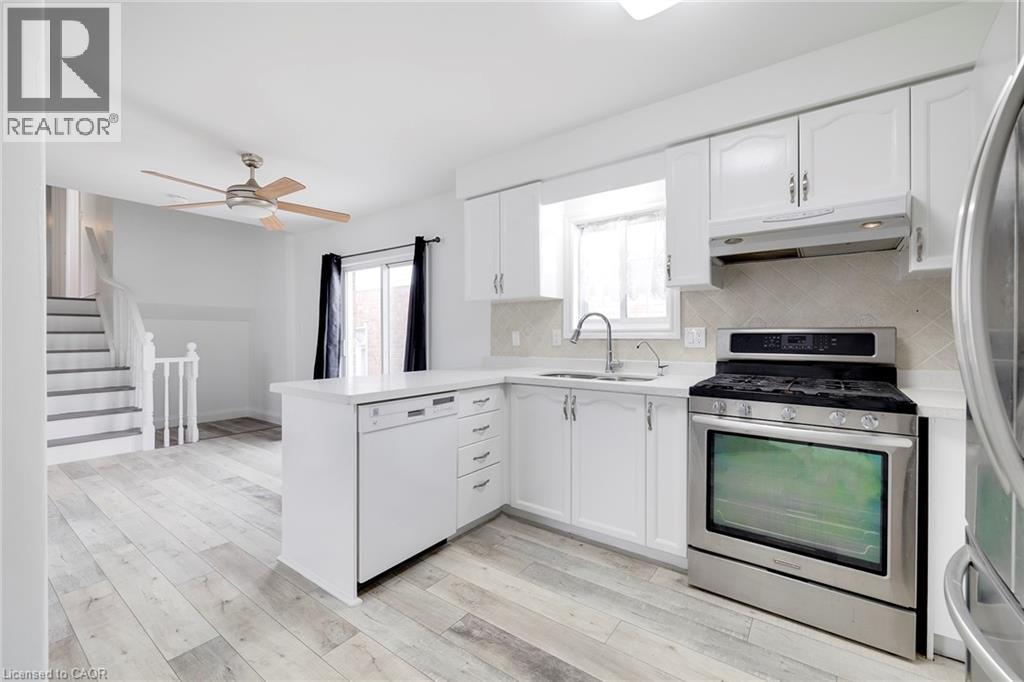 347 KEEWATIN Avenue Unit# Main Level, Kitchener, Ontario, N2B3W2 — Photo 4