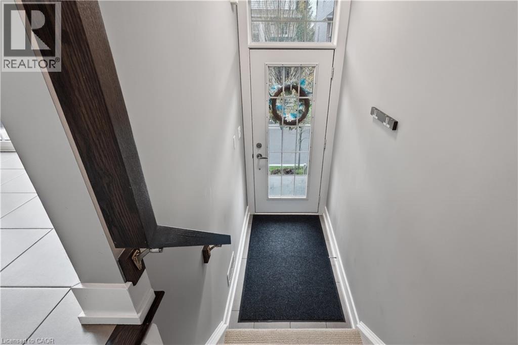 4165 UPPER MIDDLE Road Unit# 30, Burlington, Ontario, L7M0V4 — Photo 3