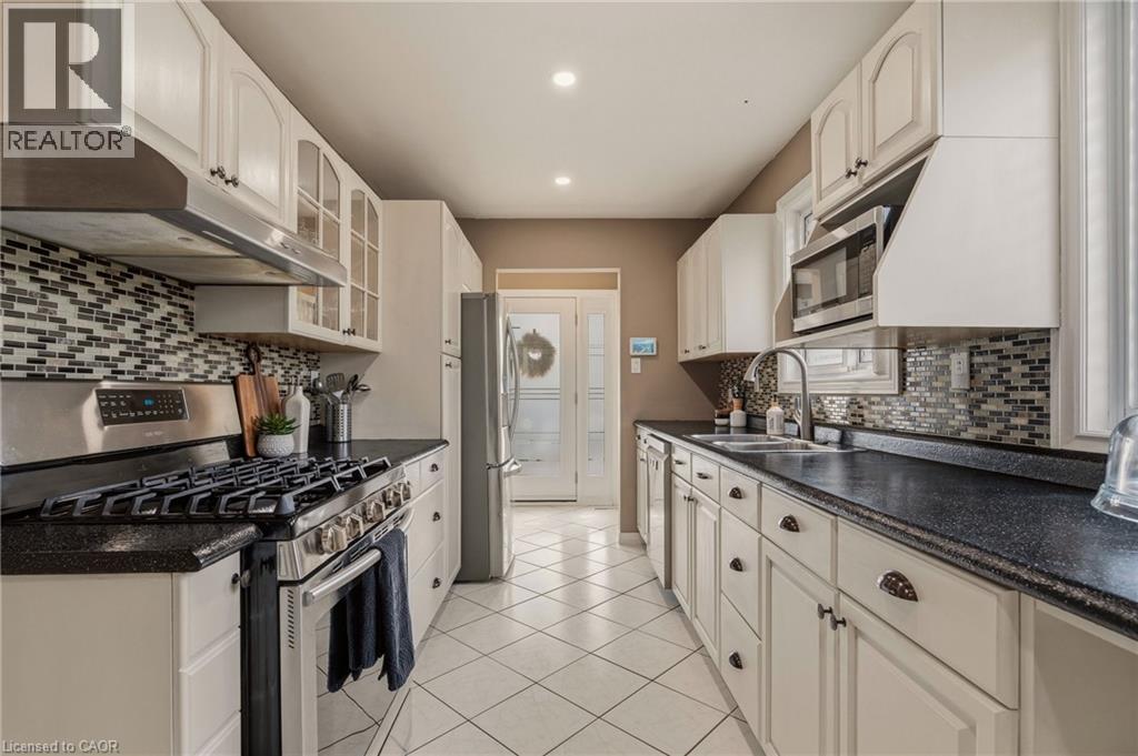 19 GOLDEN ORCHARD Drive, Hamilton, Ontario, L9C6J2 — Photo 10