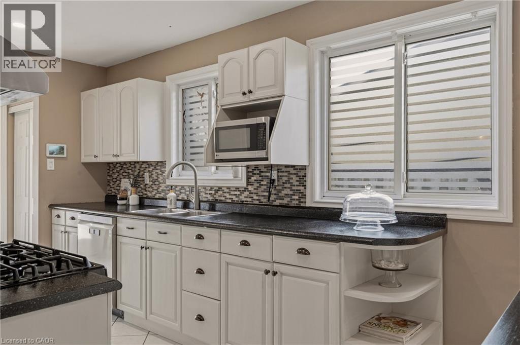 19 GOLDEN ORCHARD Drive, Hamilton, Ontario, L9C6J2 — Photo 12