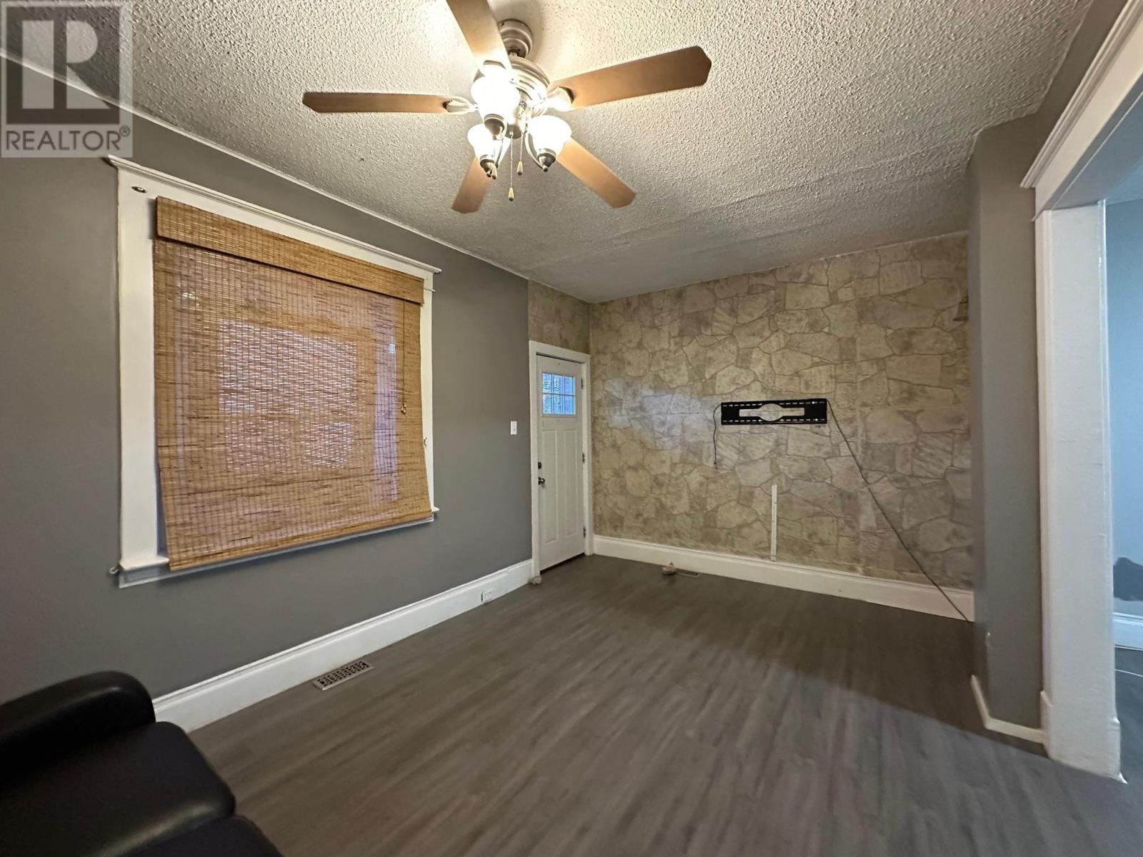 731 Simpson ST, Thunder Bay, Ontario, P7C3K2 — Photo 3