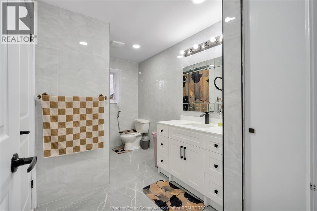 655 ROSELAND DRIVE South, Windsor, Ontario, N9G1T7 — Photo 13