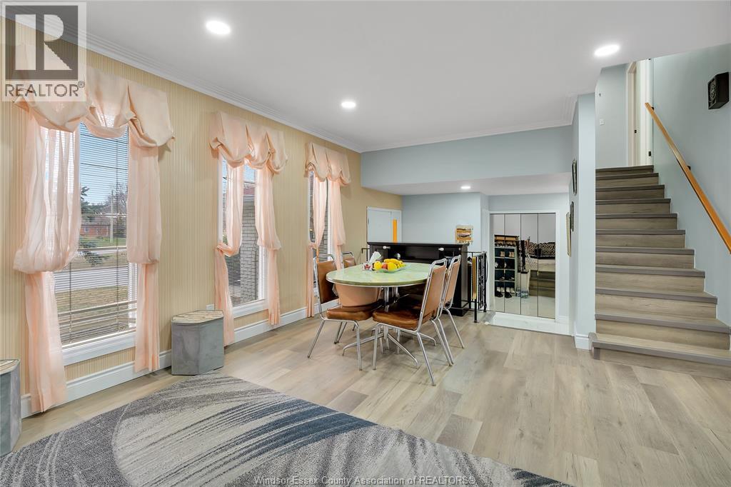 655 ROSELAND DRIVE South, Windsor, Ontario, N9G1T7 — Photo 3