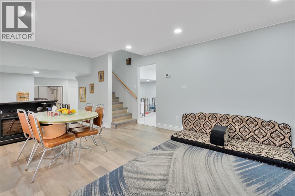 655 ROSELAND DRIVE South, Windsor, Ontario, N9G1T7 — Photo 4