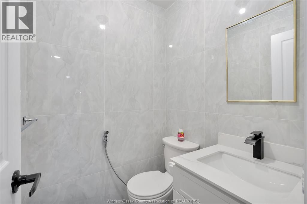 655 ROSELAND DRIVE South, Windsor, Ontario, N9G1T7 — Photo 5