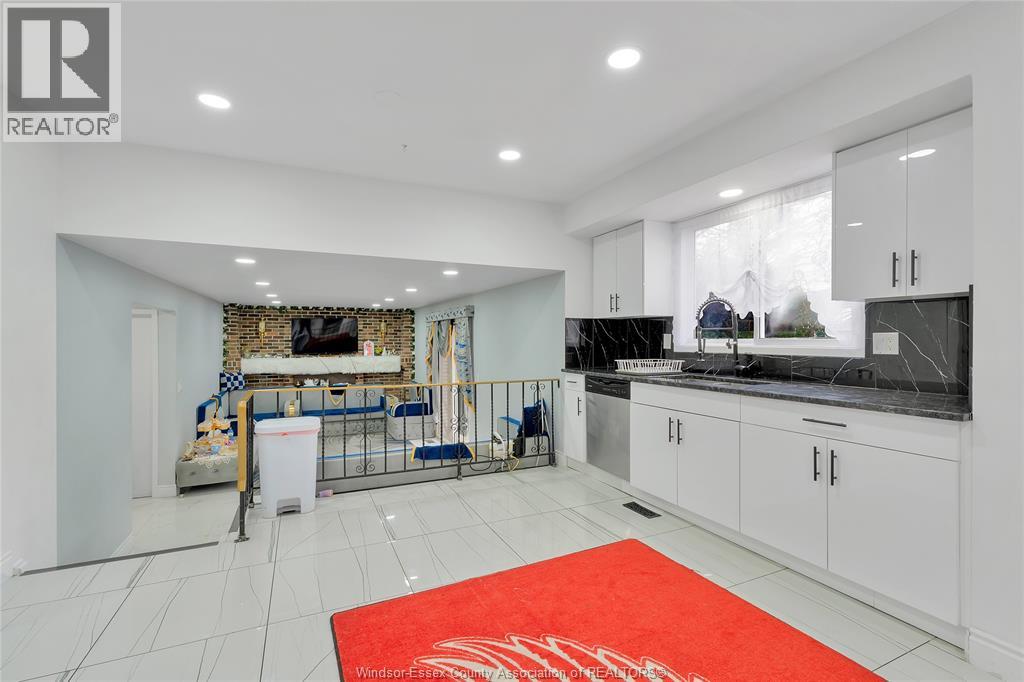 655 ROSELAND DRIVE South, Windsor, Ontario, N9G1T7 — Photo 9
