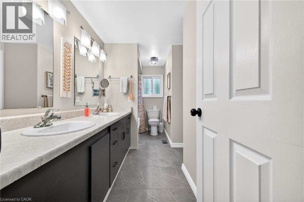 22 NOVOCO Drive, Hamilton, Ontario, L9C7E8 — Photo 16