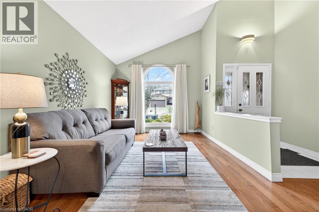 22 NOVOCO Drive, Hamilton, Ontario, L9C7E8 — Photo 7