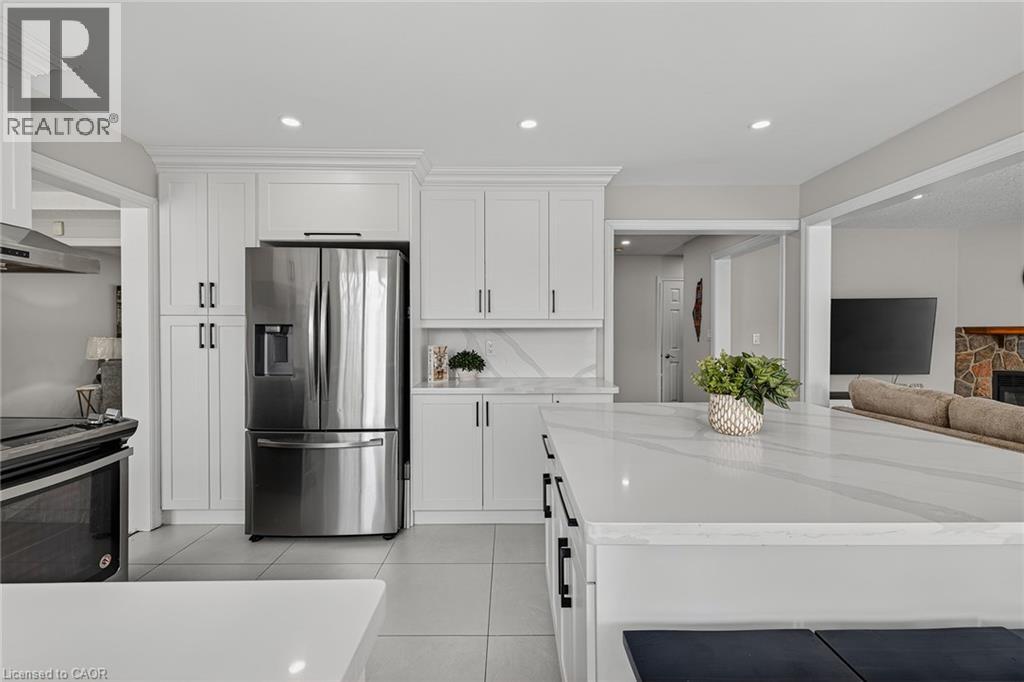 79 HOLBROOK Crescent, Cambridge, Ontario, N1T1V7 — Photo 6