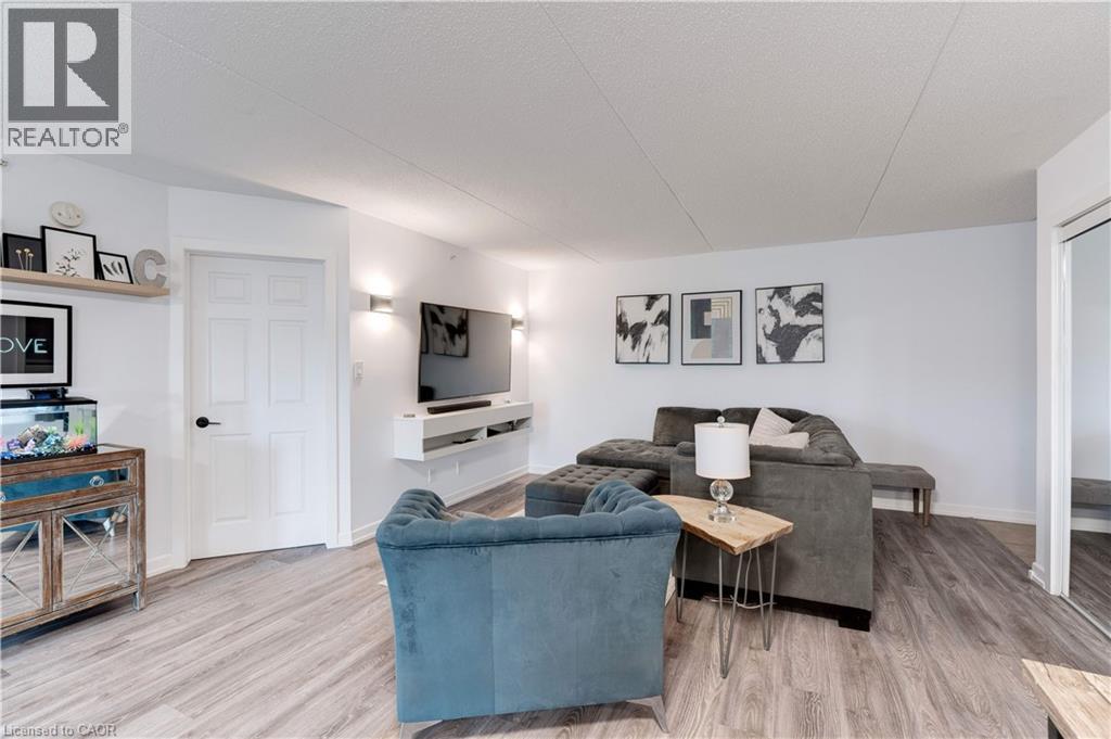 1800 WALKERS Line Unit# 302, Burlington, Ontario, L7M4V2 — Photo 6