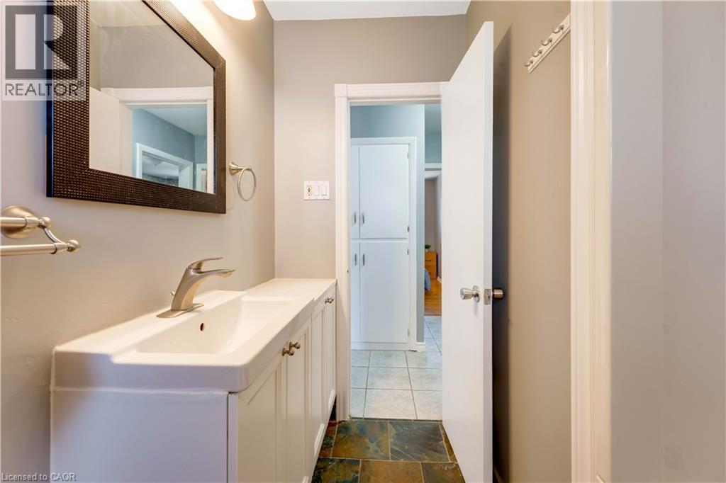 92 BRAESIDE Avenue, Waterloo, Ontario, N2J2C6 — Photo 16