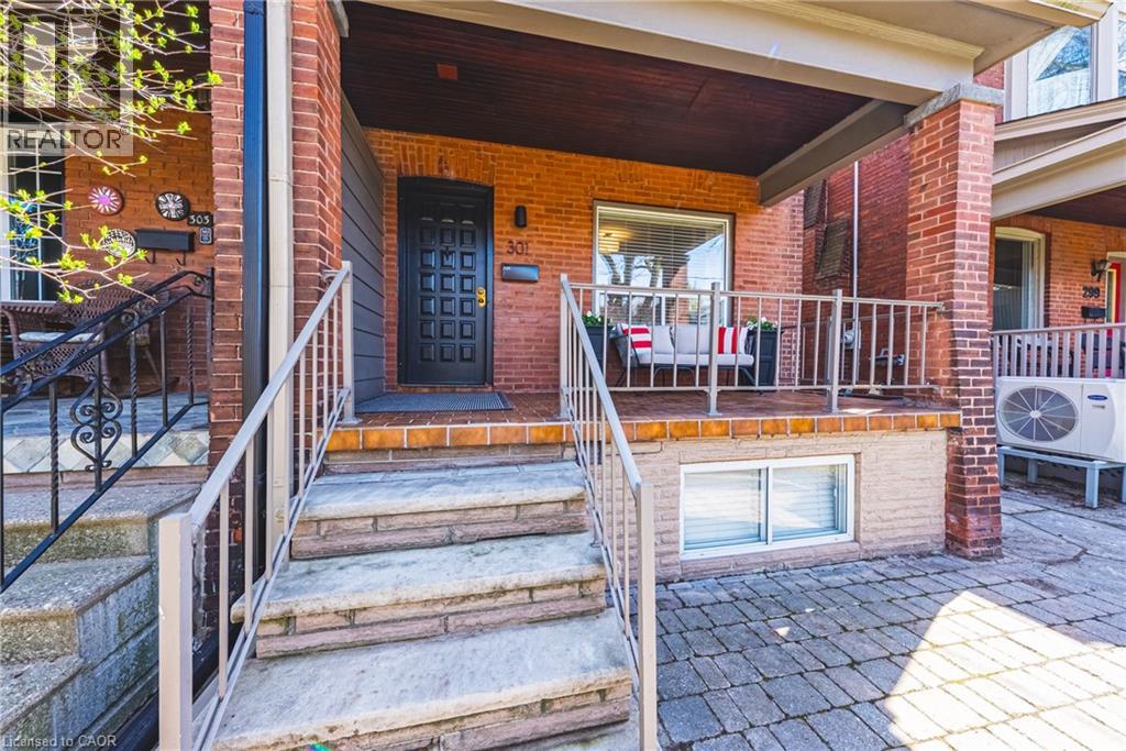 301 EVELYN Avenue, Toronto, Ontario, M6P2Z8 — Photo 3