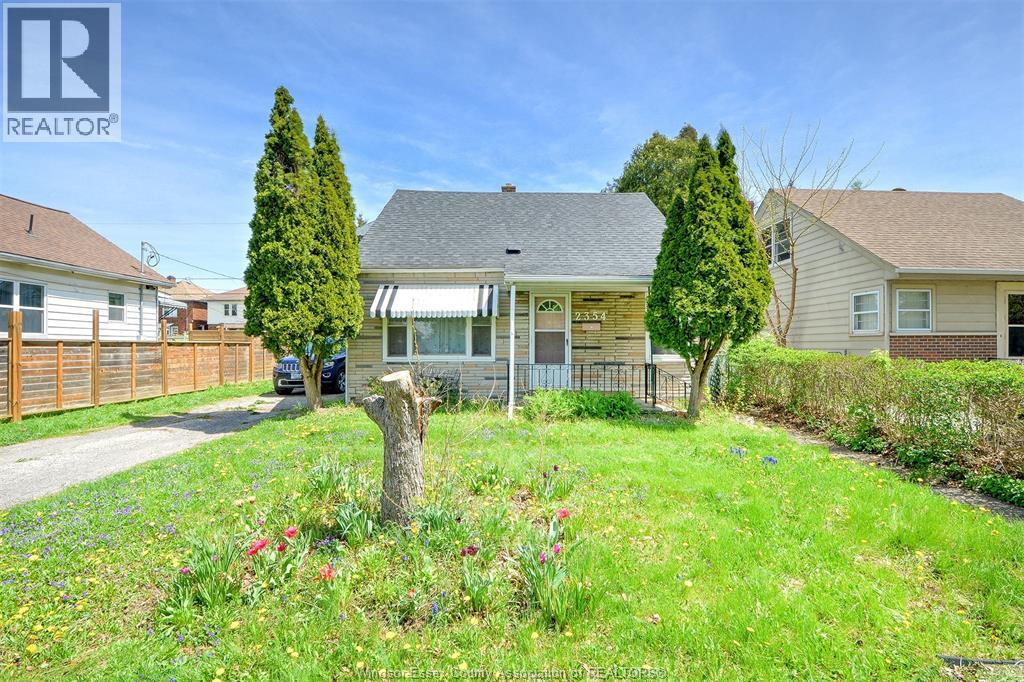 2354 Highland AVENUE, Windsor, Ontario, N8X3S5 — Photo 2