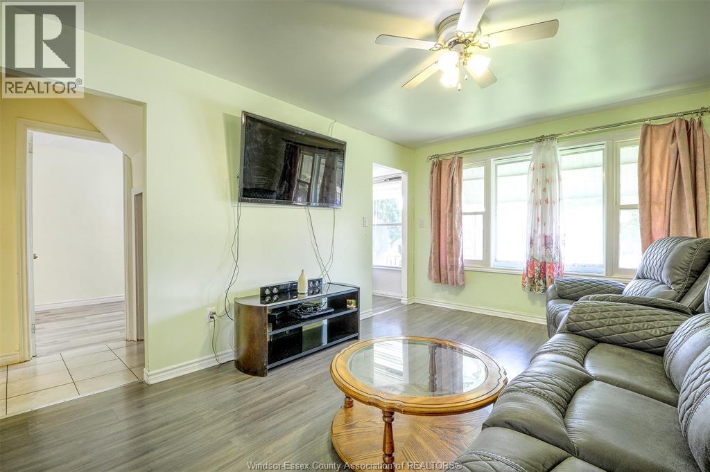 2354 Highland AVENUE, Windsor, Ontario, N8X3S5 — Photo 3