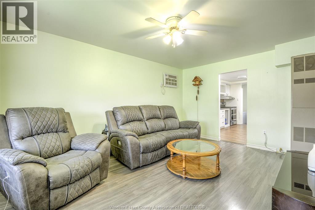 2354 Highland AVENUE, Windsor, Ontario, N8X3S5 — Photo 4