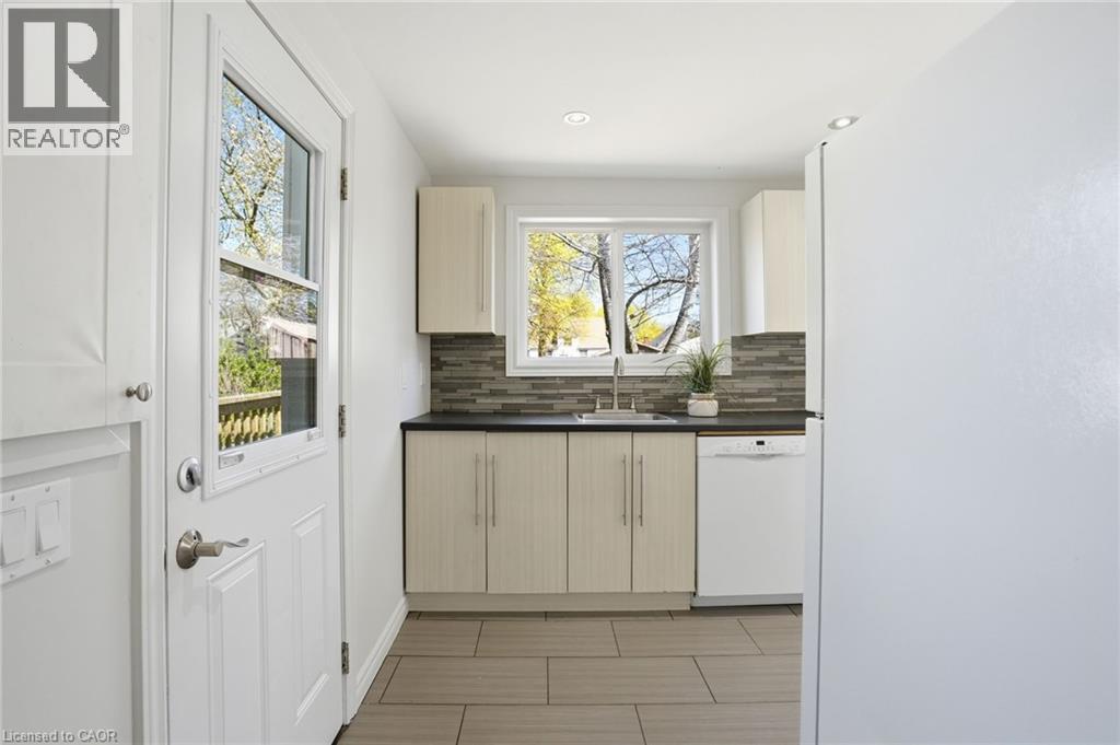 95 EAST 23RD Street, Hamilton, Ontario, L8V2W7 — Photo 17