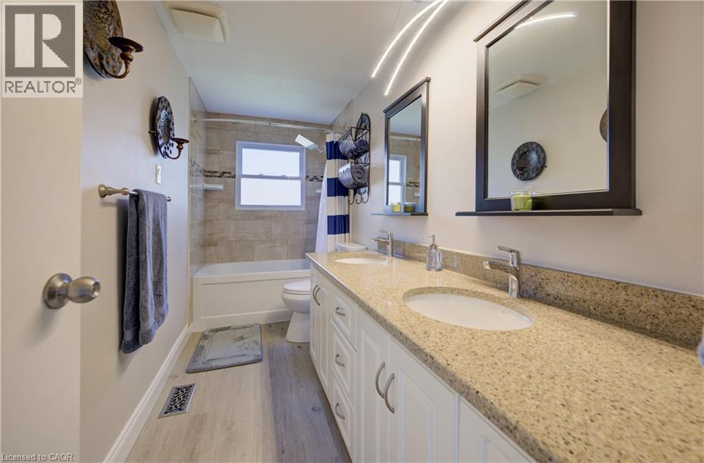 172 RENNIE Drive, Kitchener, Ontario, N2A1J6 — Photo 28