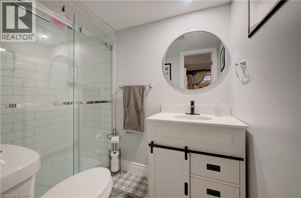 172 RENNIE Drive, Kitchener, Ontario, N2A1J6 — Photo 33